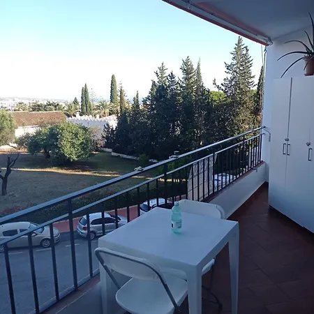 1 En Piso Compartido Con Acceso Zonas Comunes * Marbella