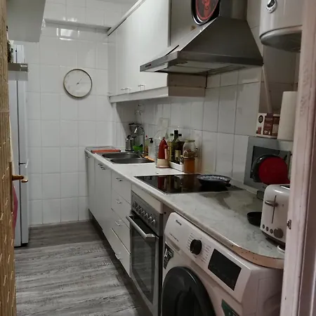 1 En Piso Compartido Con Acceso Zonas Comunes * מארבלה