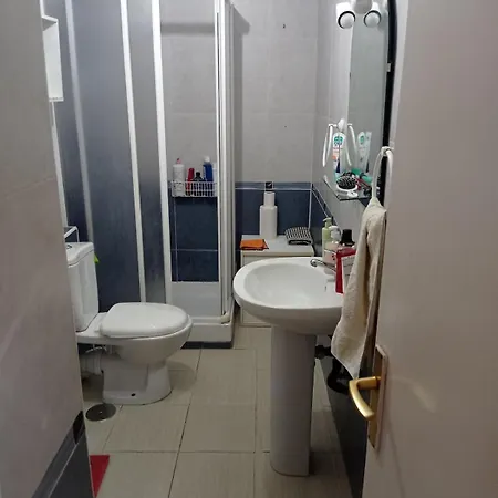 1 En Piso Compartido Con Acceso Zonas Comunes * מארבלה