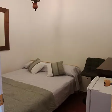 1 En Piso Compartido Con Acceso Zonas Comunes * Марбелья