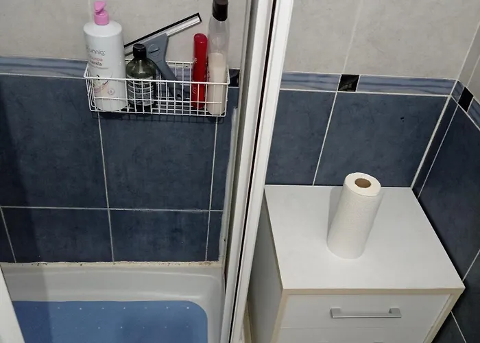 1 En Piso Compartido Con Acceso Zonas Comunes Кемпинг *